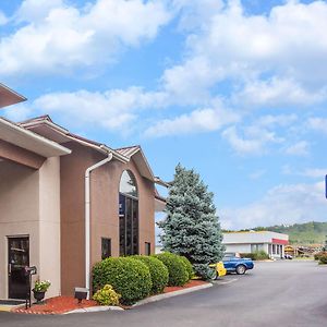 Baymont By Wyndham Pigeon Forge Near Island Drive